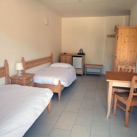 Hotel Elbele Garnì Folgaria Zimmer foto