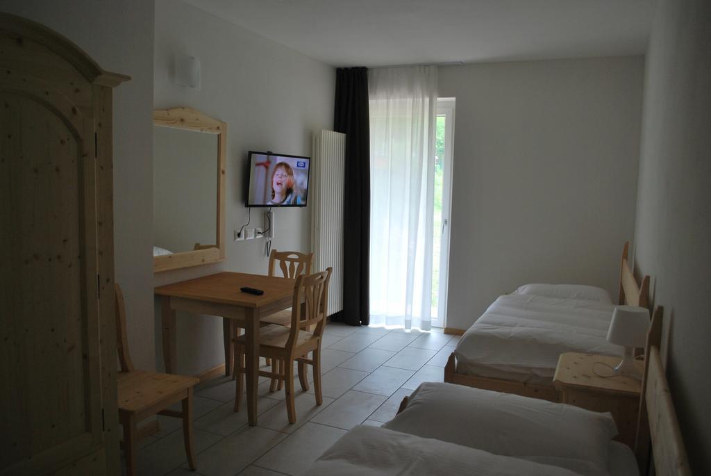 Hotel Elbele Garnì Folgaria Zimmer foto