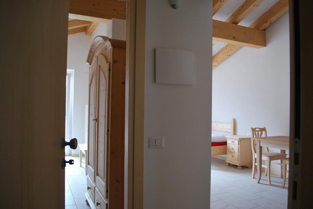 Hotel Elbele Garnì Folgaria Zimmer foto