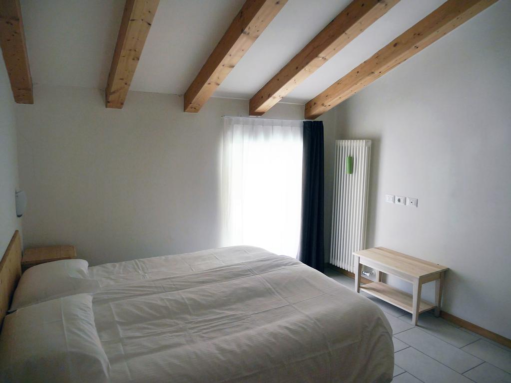 Hotel Elbele Garnì Folgaria Zimmer foto