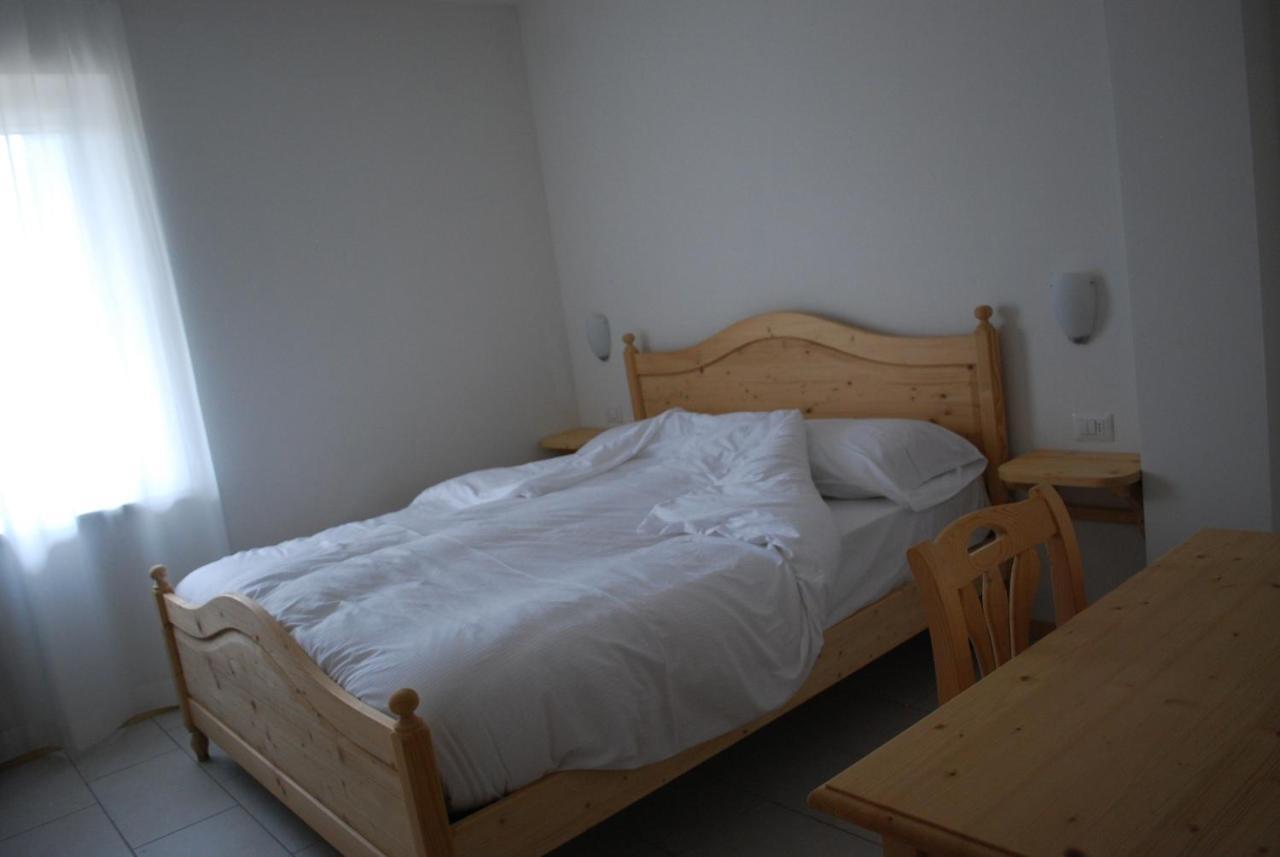 Hotel Elbele Garnì Folgaria Zimmer foto